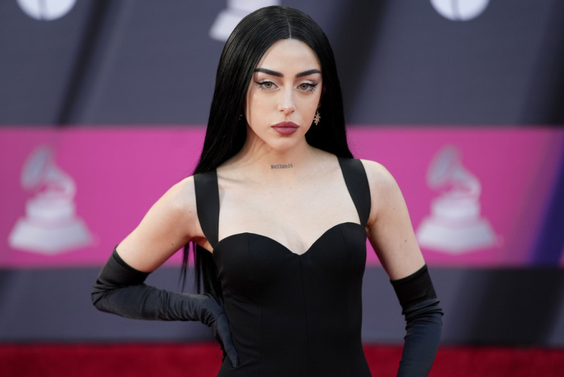 Nicki Nicole llega a la 23a entrega anual del Latin Grammy en la Arena Mandalay Bay Michelob el 17 de noviembre de 2022, en Las Vegas. Nicki Nicole lanzó su álbum "Alma" el 18 de mayo de 2023.
