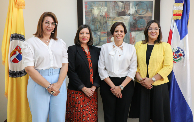 Juana Soto Villar, Belmarys Rodríguez, Julissa Pichardo y Diana Frías, del equipo de investigación.