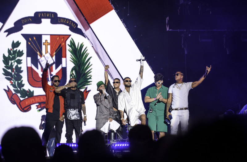 Arcángel reunió a Bulova, Nipo, Químico Ultra Mega, El Poeta Callejero y Black Jonas Point para "Capea El Dough"