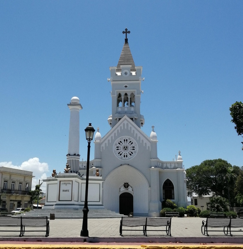 Monumento a los Padres de la Patria y Catedral de San Pedro.