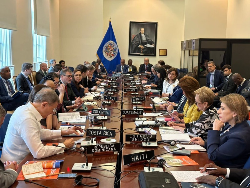 El ministro de Relaciones Exteriores, Roberto Álvarez, está participando en la Asamblea de la OEA en Washington.