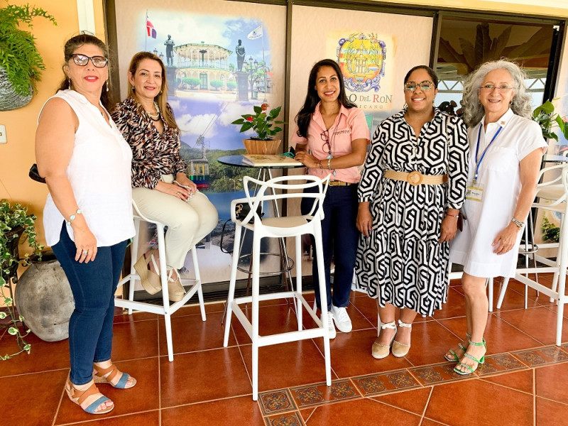 Jocelin Jacobo, Aracelis Ureña, Elizabeth Martínez, Anifelfi Rollfot y Miriam Cabrera