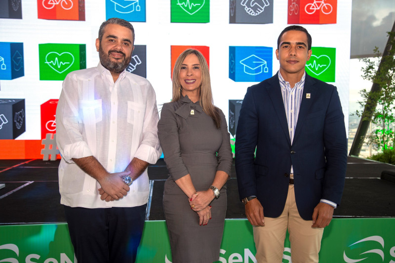 Rafael Dujarric, Renata Tolentino y Germán Robles.