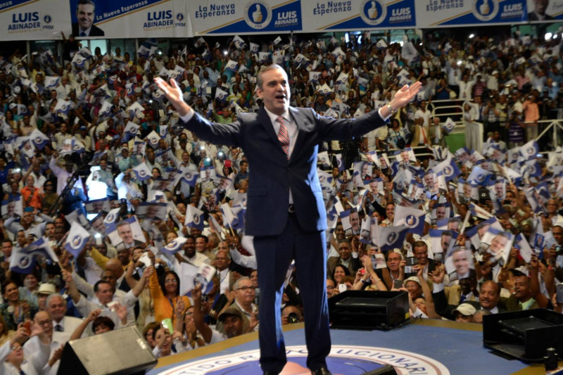 El actual gobierno de Luis Abinader ha recibido un porcentaje positivo entre el 55% y el 59%.