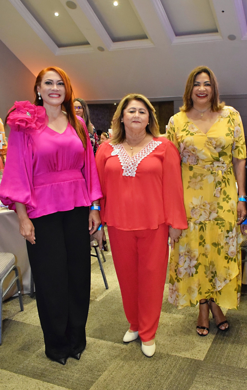 Marisol Henríquez, Teresita Vargas y Sonya Uribe.