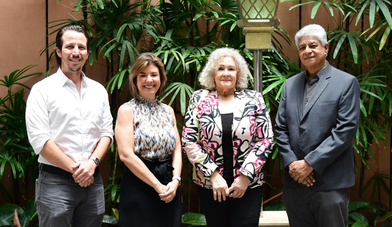 Antonio Ramos Barletta y María Paula Miquel, coordinador de Educación Ambiental y directora administrativa de la fundación Propagás; Yvonne Arias, bióloga, coordinadora del Encuentro Verde; y Nelson García Marcano, biólogo y zoólogo de vertebrados, en el conversatorio ambiental del Listín Diario.