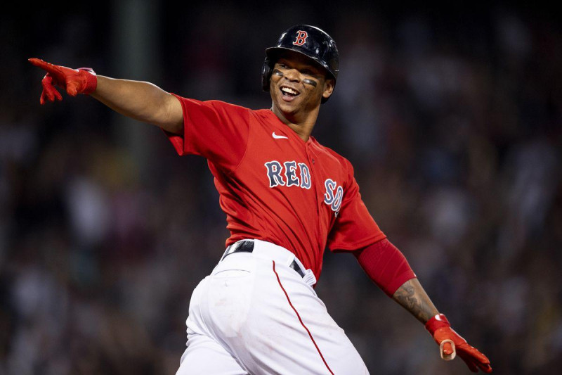 Rafael Devers es el líder entre los dominicanos con 25 jonrones en esta temporada.