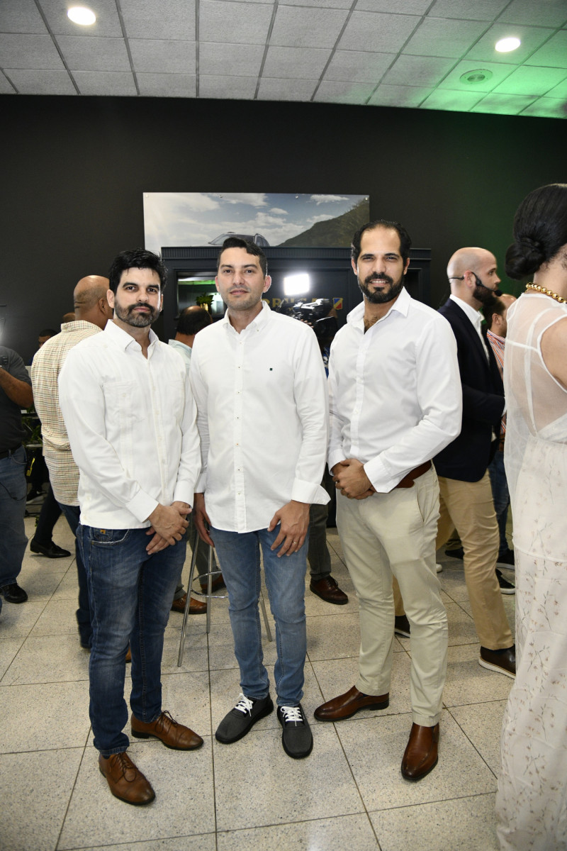 Juan Carlos Padrón, Gregory Padrón y Luis Mejía.